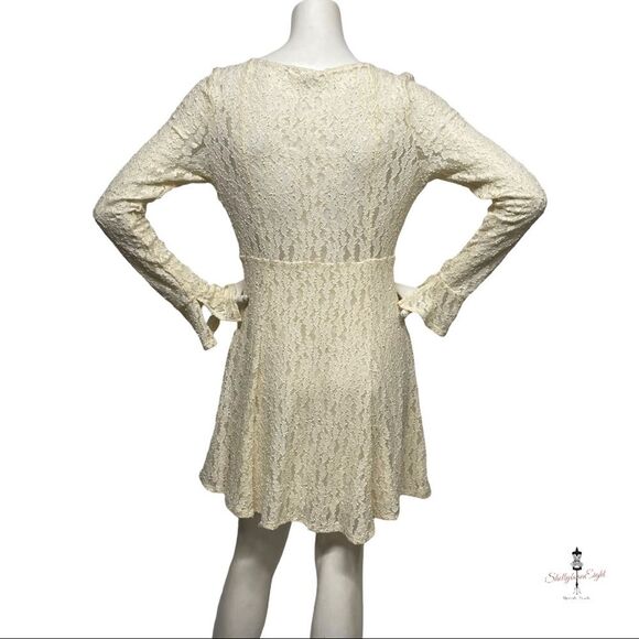 FREE PEOPLE Teen Witch Lace Keyhole Cut Out Skater Fit & Flare Mini Dress L - Picture 13 of 15